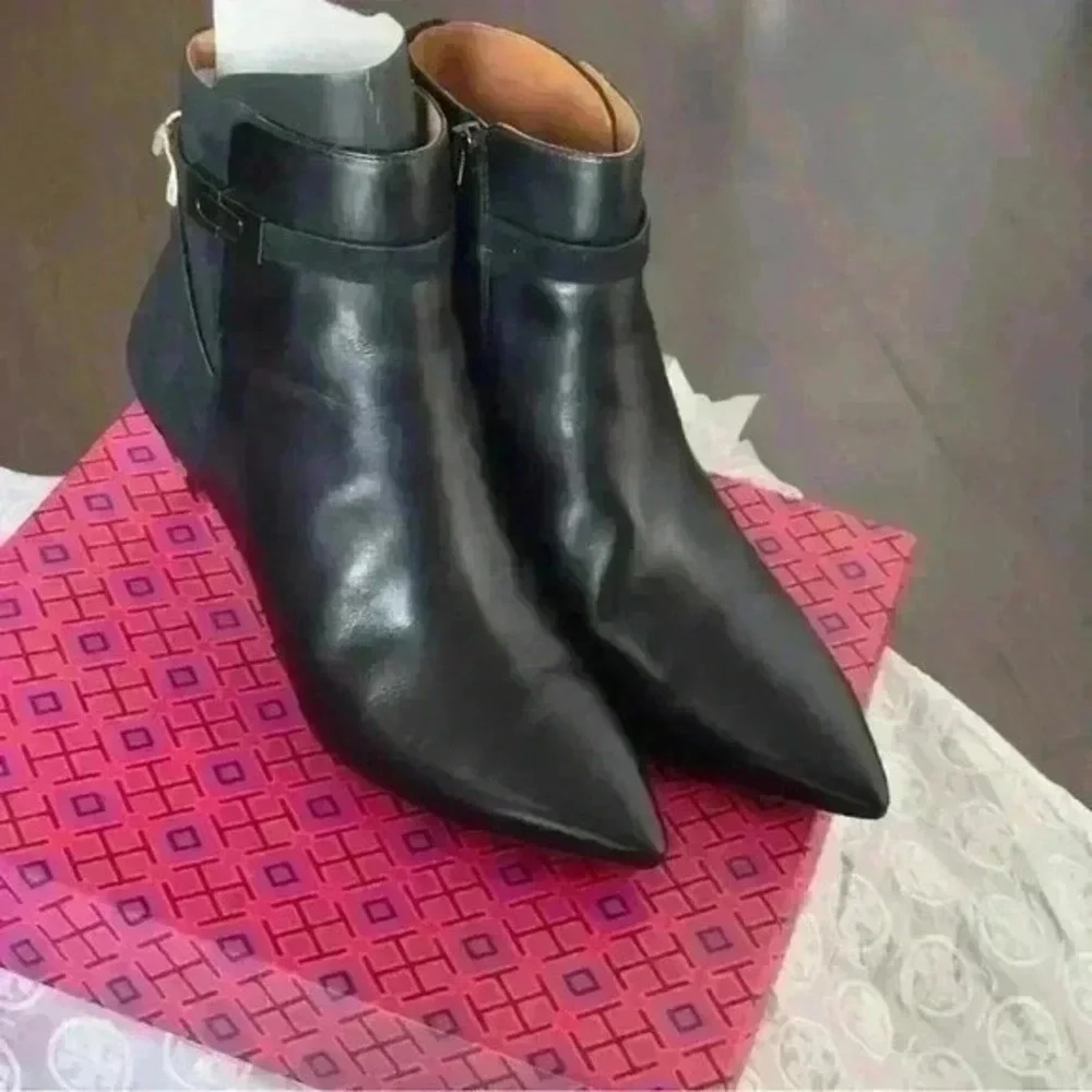 Tory Burch Black Leather Pointed Toe Kitten Heel Ankle Boots Size 9M